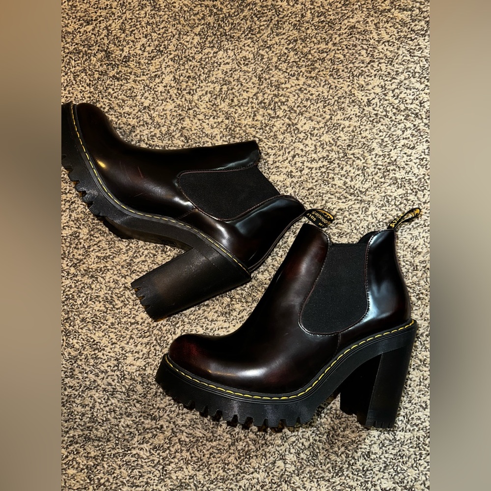 Dr. Marten’s boots - slip on - cherry - with heel